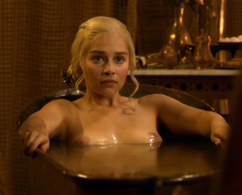 Celebrity Nudeflash Picture 2013 5 Original Emilia Clarke Game Of Thrones S03e08 01