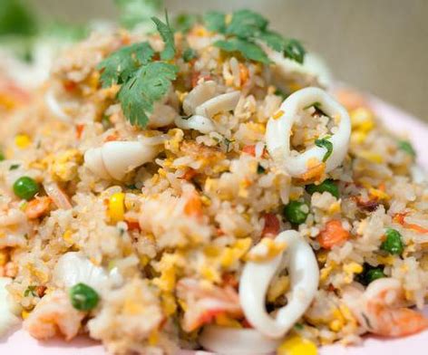 Rasanya amat lazat dan pedas terangkat boleh menjadi kegemaran sesiapa sahaja yang merasainya. Resepi Nasi Goreng Seafood Istimewa - Koleksi Resepi Mudah