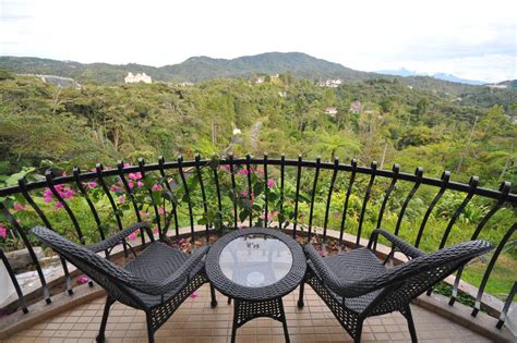The property offers a wide range of amenities and perks to ensure you have a great time. Strawberry Park Resort in Cameron Highlands op West ...