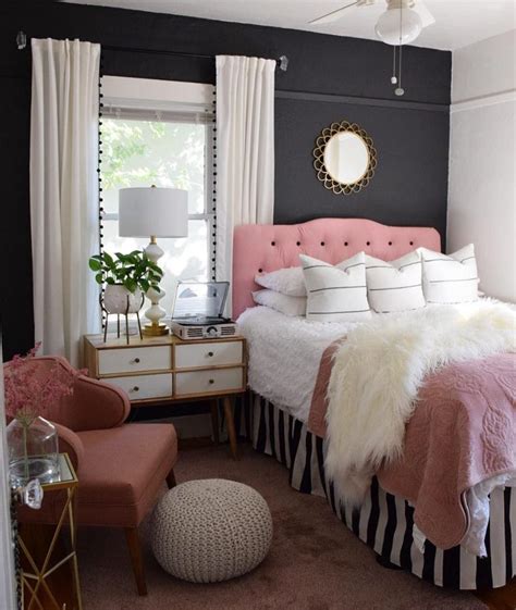 19 Amazing Glam Bedrooms With Chic Style