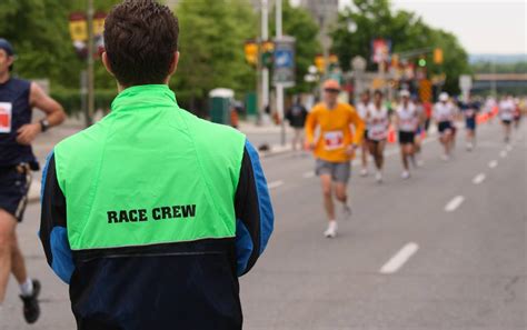 Marathon Pacers Explained Pros And Cons Of Running With A Pacer