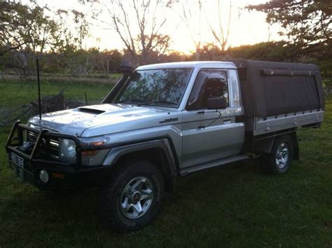 A comfort while driving is ensured on one hand with their robust chassis that offers a solid foundation for responsive control. Toyota Land Cruiser J70 - reviews, prices, ratings with ...