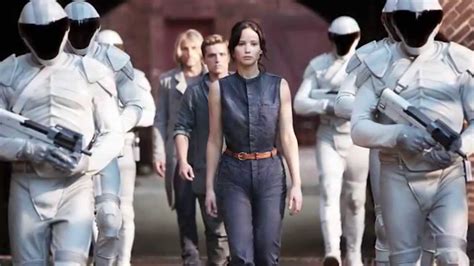 Chris stuckmann reviews back to the future, starring michael j. Top 5 Dystopian-Future Movies - YouTube