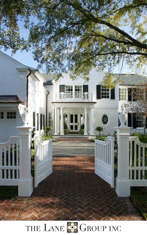 In germany, the duo of chip and dale are known as chip und chap, which was carried over into the dubbing of this series. chippendale railings Archives - Design Chic Design Chic