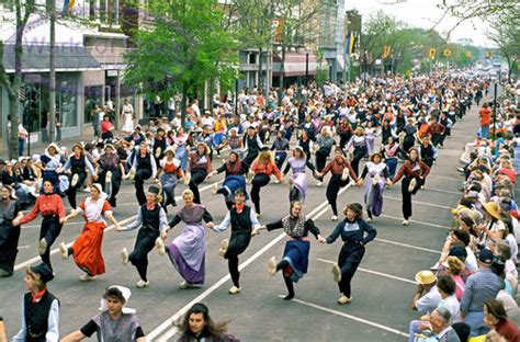 Holland & barrett high strength turmeric with black pepper 90 capsules 600mg. Holland Michigan, Tulip Time Festival, Klompen Dancing