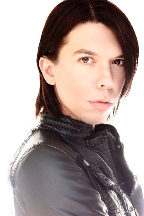 The list includes people like gwen stefani, george harrison, george michael, gene simmons, geri halliwell and many more. Kelly Mantle: the first actor in both male and female ...