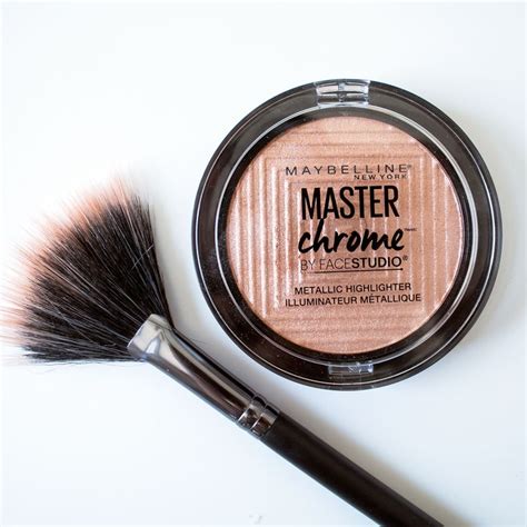 We Tried The Maybelline Master Chrome Metallic Highlighter Allure