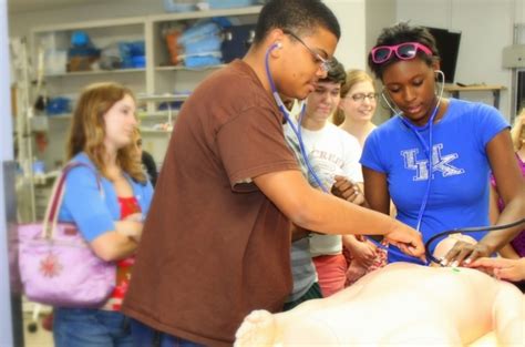 High School Students Get Hands-On Anatomy Class With ...