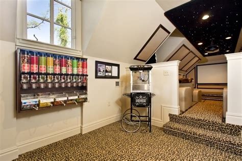 Lihatlah ini home theater dengan bar counter untuk bersulang.da berkolaborasi dengan jay miller perusahaan dan karena film harus dibicarakan dengan segelas minuman, anda juga memiliki bar counter yang bagus di sebelah anda. Planning the Perfect Family Movie Night - Sippy Cup Mom