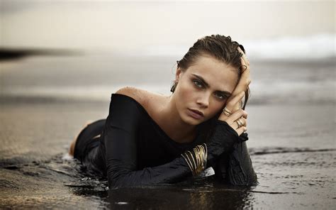 Cara Delevingne Model Brunette Wet Clothing Wet Body Beach Women