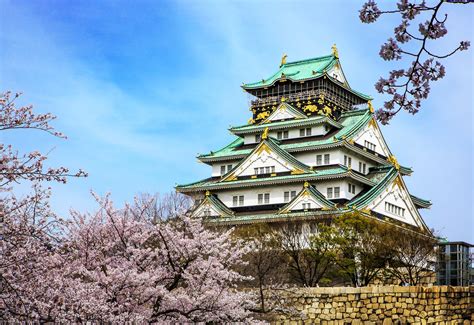 While osaka is home to many castles, one castle in particular is especially dear to the osaka located in the very heart of osaka city, the castle welcomes people from all over the world every year. Osaka Castle Backgrounds | Full HD Pictures