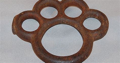 Ladies Soiled Doves Knuckles This Rare Set Of Cast Iron Knuckles Were