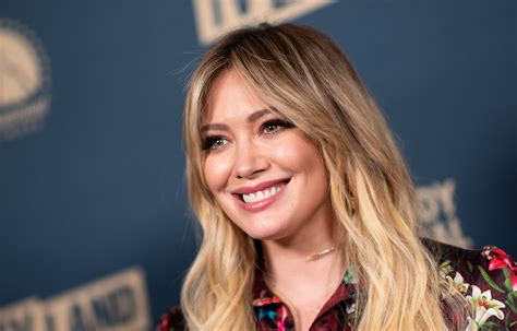 Hilary duff is changing up her look just in time for summer with a long bob, and we are loving it. Hilary Duff revela porque Disney+ dejó Lizzie McGuire ¿No ...