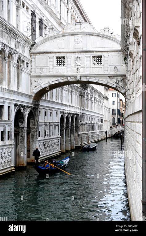 Gondola Under Bridge Of Sighs In Veniceitalyeurope Stock Photo Alamy