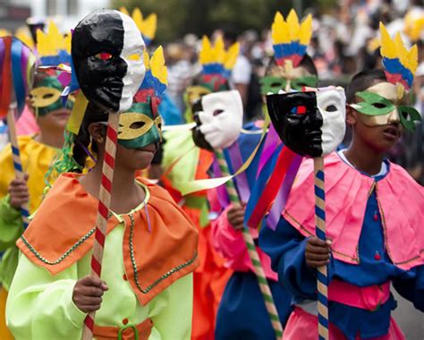 Top Turismo En Colombia Ix Carnaval Blancos Y Negros