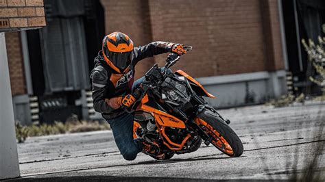 2024 KTM 390 Duke Quick Review HT Auto