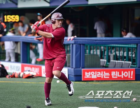 Видео 서건창, 주부들 상대로 야구특강! 포토 서건창 '화끈한 타격'