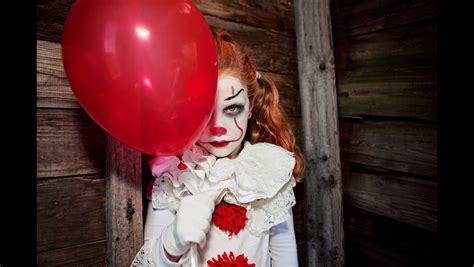 So i made a diy female pennywise or it costume. Homemade Pennywise costume Child costume #it #pennywise ...