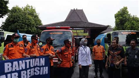 Kebutuhan air untuk sektor industri semestinya lebih besar karena. Diguyur Hujan, Sejumlah Desa di Banjarnegara Masih ...