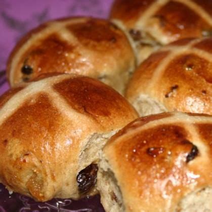 This gives it a hint of sweet and spice. Gilligan's Gourmet: Traditional Easter treat Hot Crossed ...