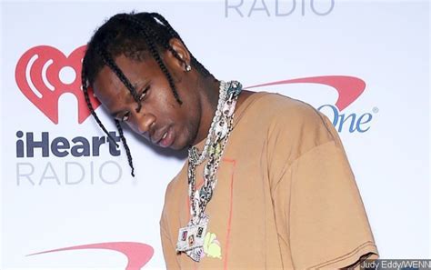 Travis Scott Hands Out 100000 To Fans Via Social Media