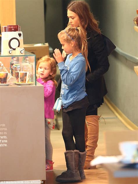 Jessica Alba Spends Time With Her Daughters Honor And Haven In Santa Monica Daily Mail Online