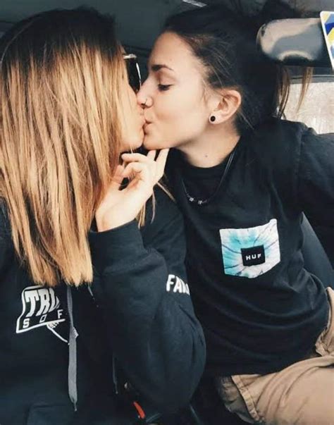 Kiss Girls💙💙 Wiki °•lésbicas •° Amino