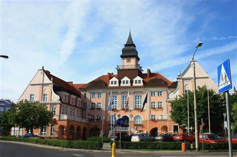Zgodnie z nowymi zasadami, do każdego sklepu (zarówno małego, jak i podobne obostrzenia dotkną także targów, straganów i bazarków. Rząd ogłosił nowe obostrzenia. Co odwołano lub zamknięto w Iławie? - Iława, ESKA.pl