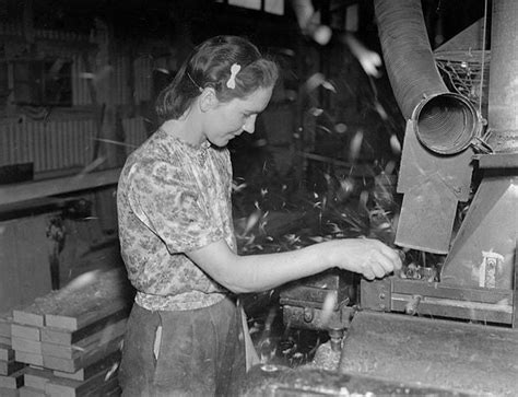 Image Result For Women Factory Workers 1940 Factory Worker Image Worker