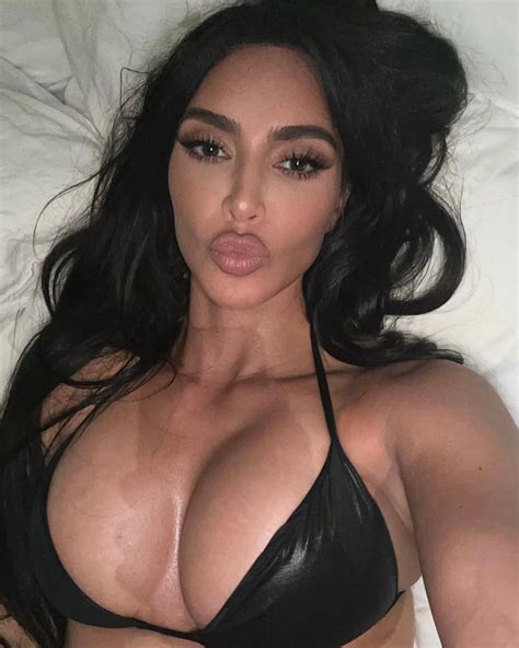 Kim Kardashians Big Tits In On Oscar Night 12 Photos The Fappening