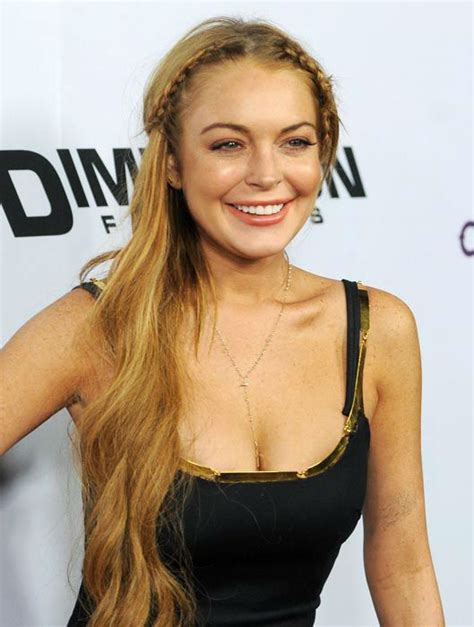 Выдели ее и нажми ctrl + enter. Lindsay Lohan says she may run for president in 2020 ...