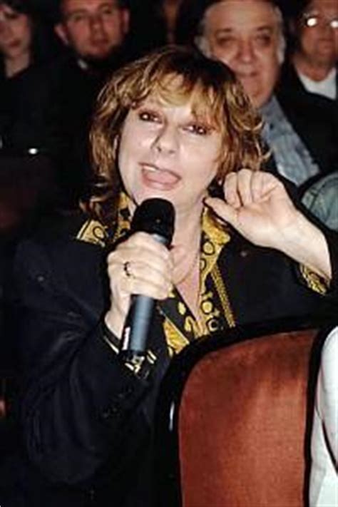 Italian singer, actress and radio host. Silvia Annichiarico: La scheda con le notizie, i film, le ...