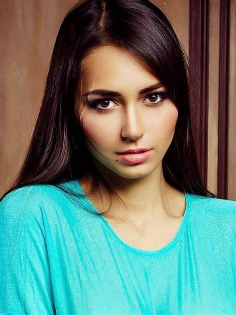 helga lovekaty taille poids mensurations age biographie wiki