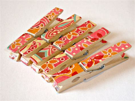 Free tutorial with pictures on how to make a pins in under 10 minutes by decorating with pins, hot glue, and fabric flower. Decorative Clothespins, Large Paisley And Floral Design ...
