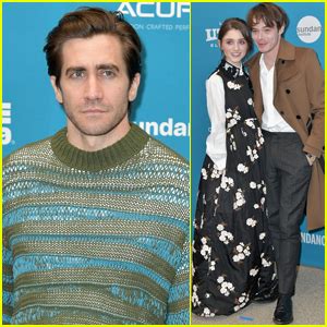 Jake Gyllenhaal Natalia Dyer Premiere Velvet Buzzsaw At Sundance