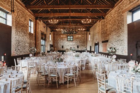 How To Decorate And Style Your Wedding Venue Wedinspire