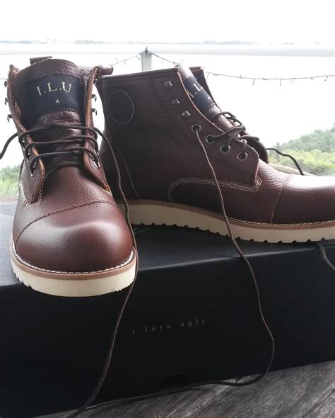 I Love Ugly Boots Streetwear