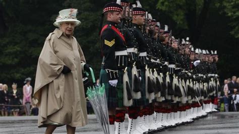 Diamond Jubilee Queen Begins Celebrations In Scotland Bbc News