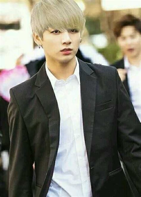 Jungkook From Bts With Blonde Hair Crap He Looks So Good K Pop