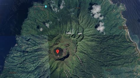 Vincent island was devastated by a major eruption in 1902 (vei 4) that coincided with the catastrophic mont pelée eruption on martinique. St. Vincent issues warnings after La Soufriere volcano ...