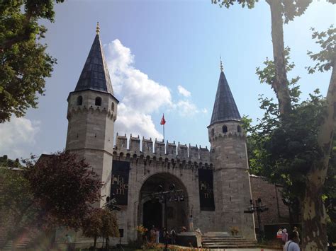 Topkapi Palace In Istanbul Turkey Topkapi Barcelona Cathedral
