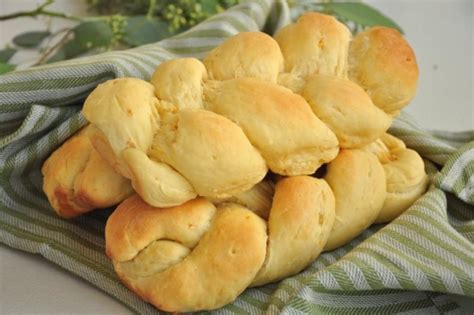 For easter sunday, orthodox christians dye and decorate eggs. Italian Braided Easter Bread Recipe - Genius Kitchen