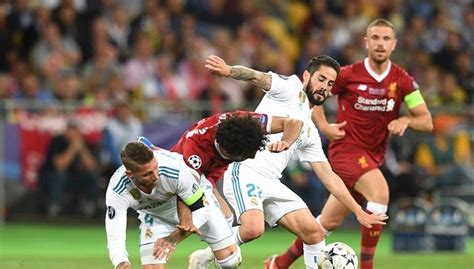 .على صعيد دوري الأبطال؛ إذ التقيا في أكثر من مناسبة سواء في دور المجموعات أو الأدوار الإقصائية وكان التفوق في معظم اللقاءات من نصيب يورجن كلوب يكشف حقيقة رحيله عن صفوف ليفربول بعد التتويج بالدوري الإنجليزي. موعد مباراة ليفربول القادمة ضد ريال مدريد في دوري الأبطال ...