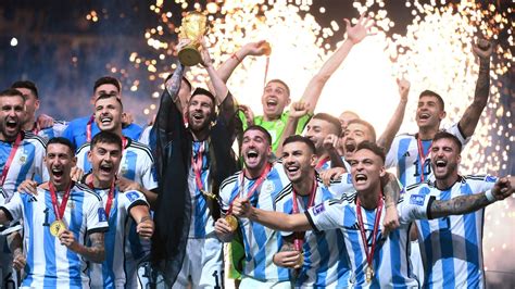 Lionel Messi Levantó La Copa Del Mundo La Ceremonia De Coronación De