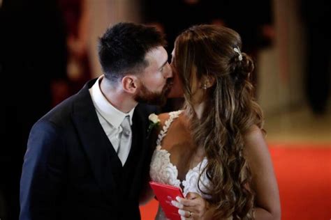 Heart Warming Lionel Messi And New Wife Antonella Roccuzzo Share A