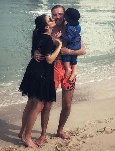 Engin altan düzyatan is a full hd video. Family Pictures of Engin Altan Düzyatan - The Ertugrul ...