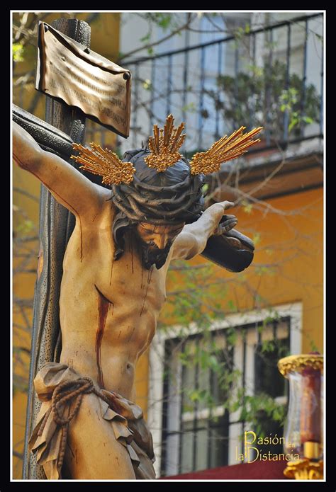 Carabineros investiga un posible doble parricidio ocurrido en el pasaje don bosco de la población el manzano, en la comuna de san bernardo, donde un hombre de 41 años fue encontrado muerto junto a sus hijas de 3 y 11 años. IMÁGENES DEL CRISTO DE LA SALUD DE SAN BERNARDO EN LA SEMANA SANTA DE 2015 : PASIÓN EN LA DISTANCIA