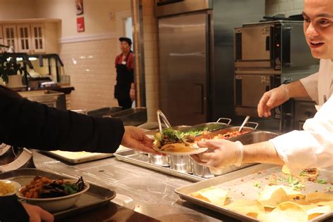 Harvard College Dining Revamp, New Food Options Draw Measured Praise