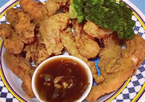 Cuci bersih daging ayam, kemudian rendam ayam dengan bumbu marinasi seperti bawang putih bubuk, lada bubuk dan tepung bumbu serbaguna. Resep Bistik Ayam oleh Wu Kitchen - Cookpad