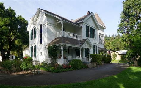 Crystal falls farmhouse plan 2984, st. Ellen White Home editorial stock image. Image of author ...